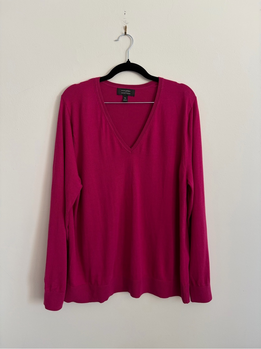 Banana Republic Magenta Pink V-Neck Forever Sweater - Women's Long Sleeve